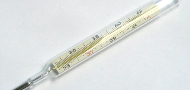استخدام اليد عند قياس درجة الحرارة يعطي نتيجة دقيقة لمعرفة درجة حرارة الجسم