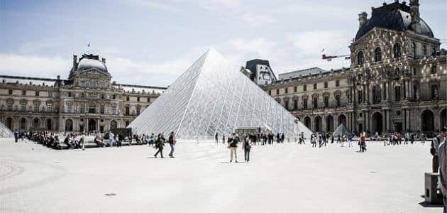 أكبر متحف عالمي يقع في باريس