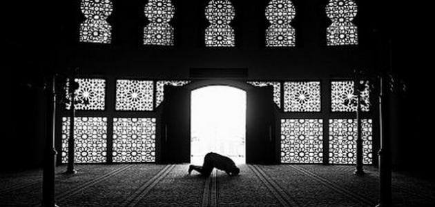 ما حكم الصلاة فى المساجد التى بها اضرحة