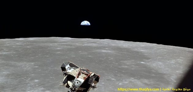 بحث حول رحلات الإنسان إلى القمر