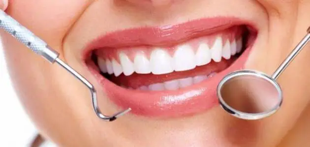 
العادات الخاطئة التي تضر بصحة الفم والأسنان 