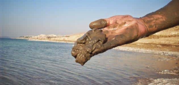 فوائد مياه وطين البحر الميت العلاجية