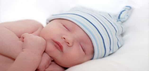 كثرة نوم الطفل الرضيع حديث الولادة