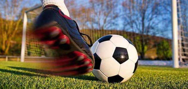 قوس مسكن الحق  الدورة الأساسية لتدريب كرة القدم - مقال