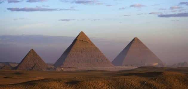 كم عدد الأهرامات في مصر