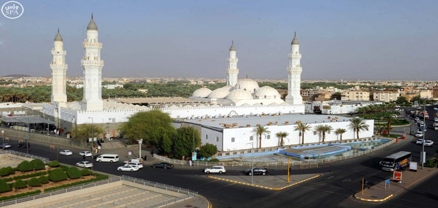 الصلاة أثناء فيه الكعبة المشرفة هو الذي مسجد المسجد تحول استقبال المسلمون الى نقد كتاب