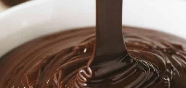 طريقة عمل الشوكولاتة لتزيين الكيك