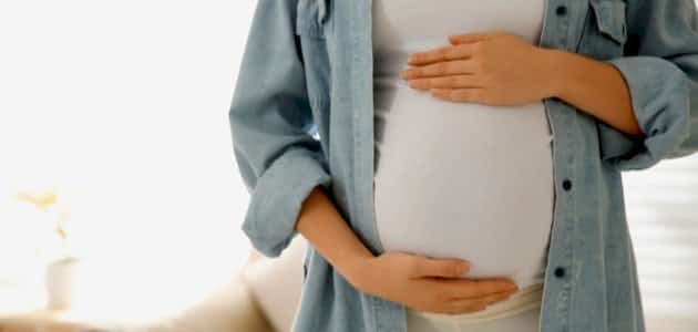 هل قلة حركة الجنين تدل على قرب الولادة