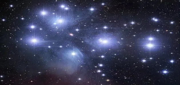 تفسير رؤية النجوم تلمع في السماء في المنام للعزباء