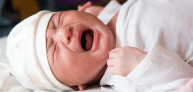 علاج الشرقة عند الأطفال حديثي الولادة أثناء النوم