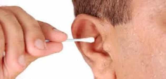 علاج خروج سائل من الأذن عند الكبار