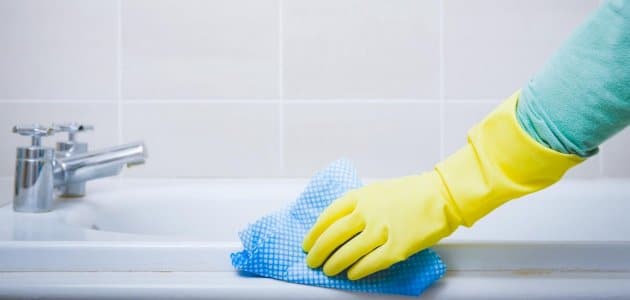 تنظيف الحمامات: باتباع هذه الخطوات ستحمين عائلتك من الأمراض